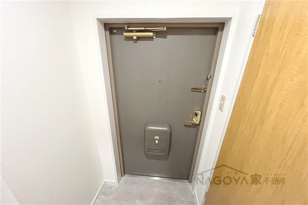 ドール丸の内 玄関