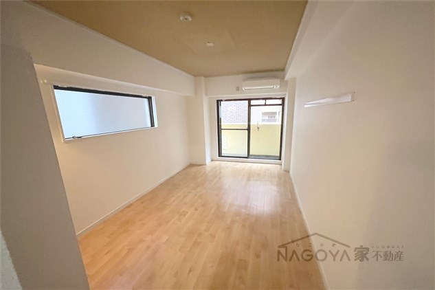 ドール丸の内 リビング