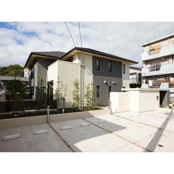 シーズンステージ本山 駐車場