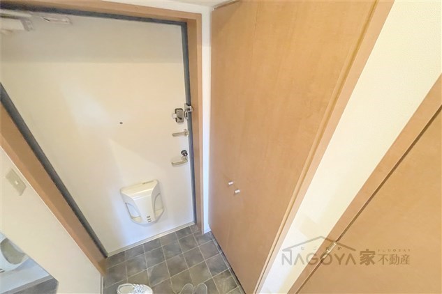 ランドハウス浄心 玄関