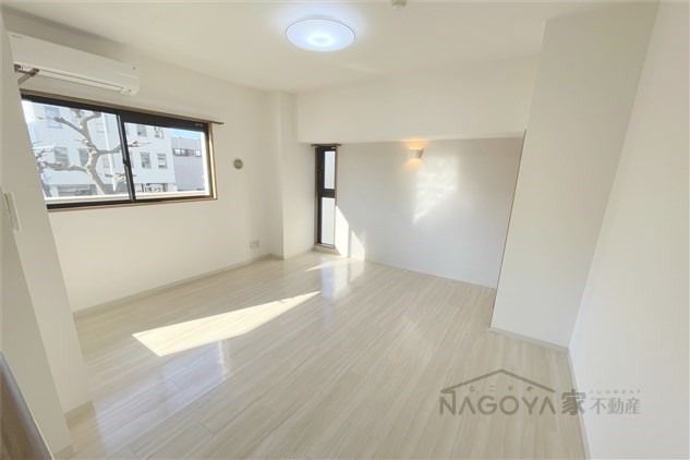 ランドハウス浄心 リビング