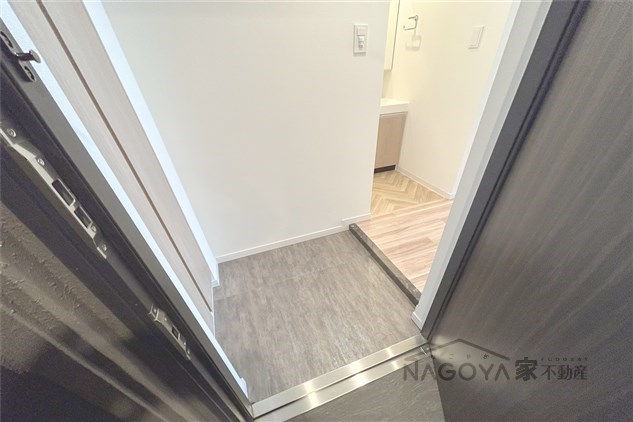 ラグゼナ上前津 玄関