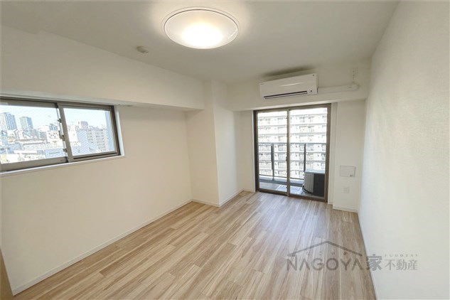 ラグゼナ上前津 リビング