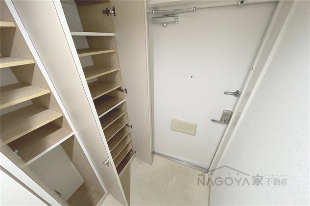 レジデンス代官町スクエア 玄関