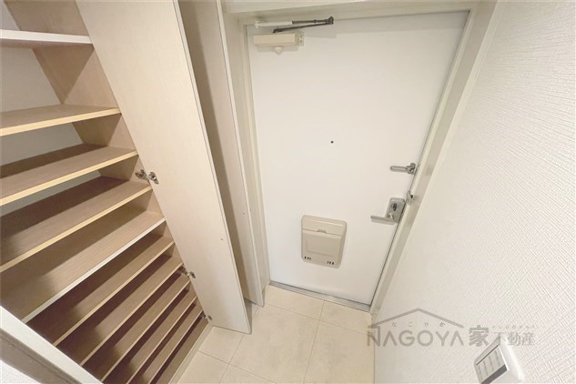 レジデンス代官町スクエア 玄関