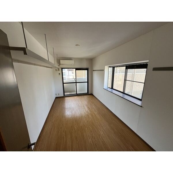 モナティス那古野 リビング