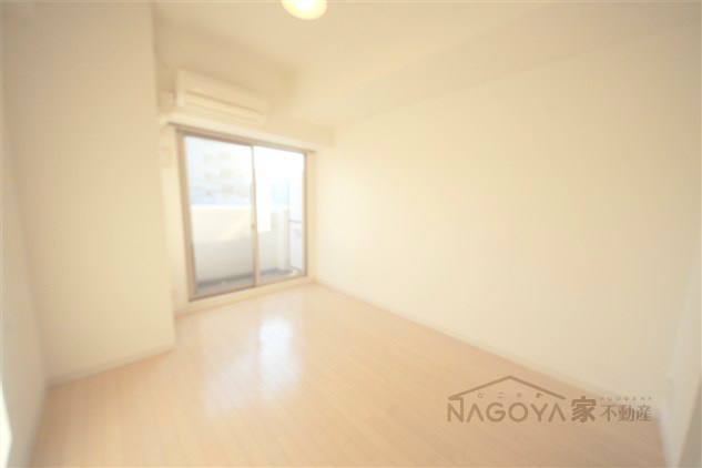 フローライト徳川 リビング