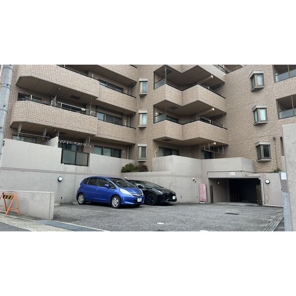 藤和ライブタウン鹿子殿 駐車場
