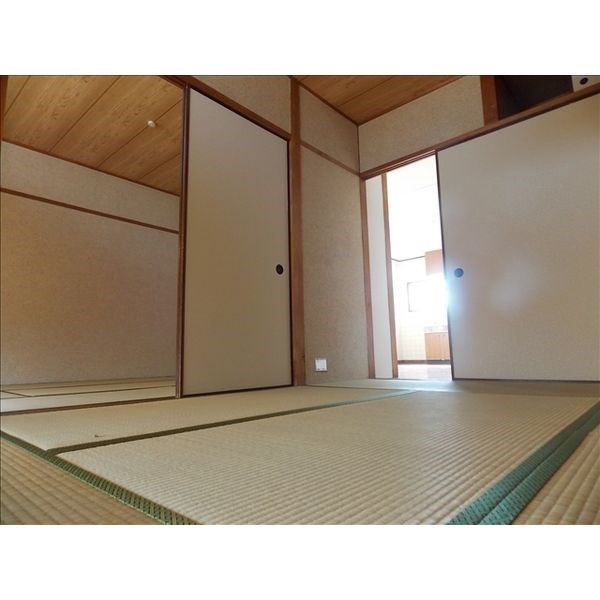 小林ビル ベッドルーム