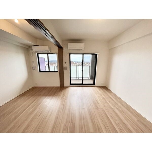 CREST TAPP平安通 リビング