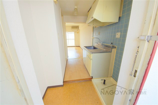 シャトー栄 玄関