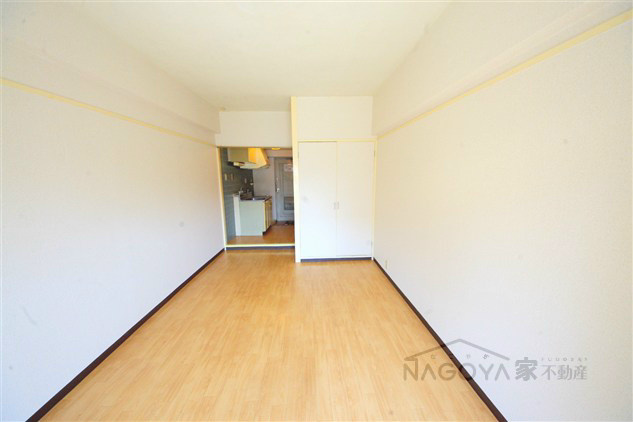 シャトー栄 リビング