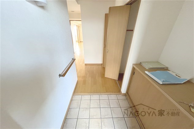 ソレイユ徳川 玄関