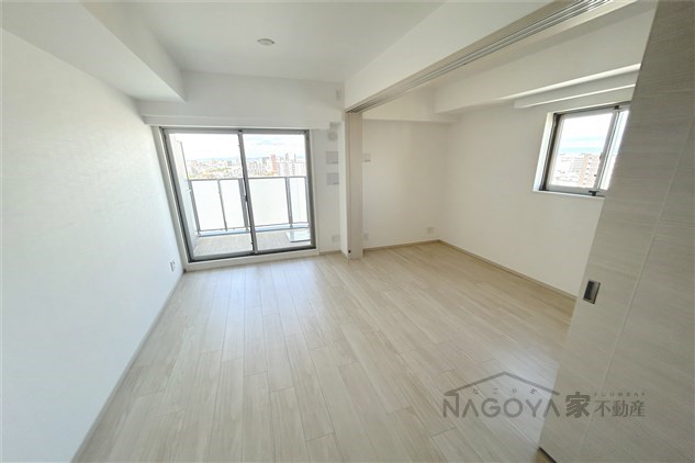 プレサンスジェネ上前津 リビング