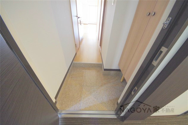 丸の内エンブルコート 玄関