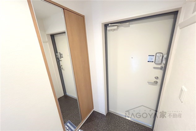 オリス丸の内 玄関