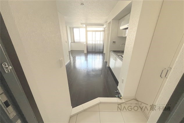 グラン・アベニュー栄 玄関