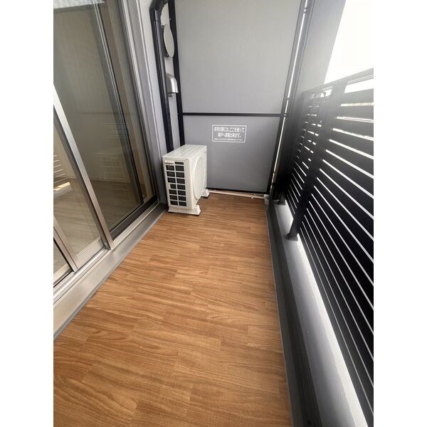 ディアレイシャス名古屋太閤通Ⅲ ベランダ