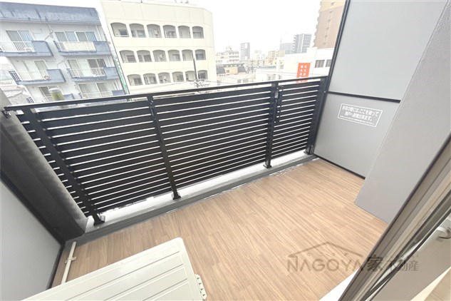 ディアレイシャス名古屋太閤通Ⅲ ベランダ