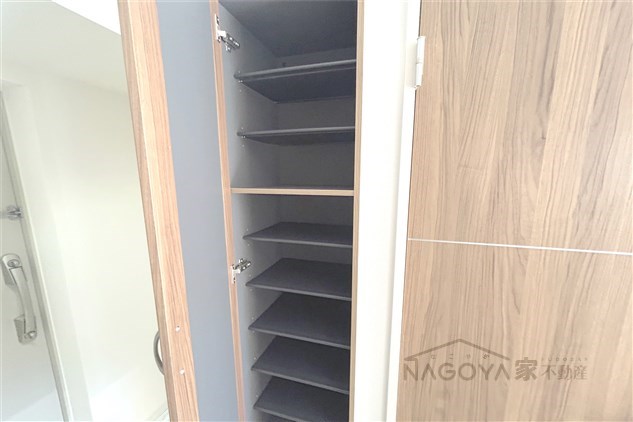 ドゥナーレ辻町 玄関