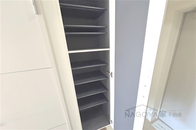 ドゥナーレ辻町 玄関