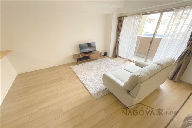 アーバン伏見 リビング