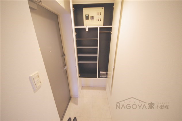 リエス鶴舞EAST　TOWER 玄関