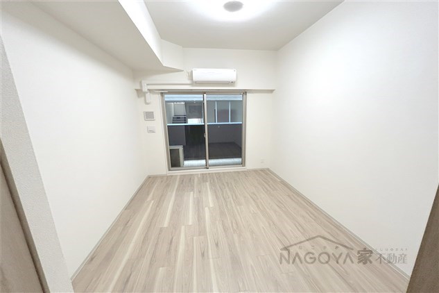 プレサンス上前津エレスタ リビング