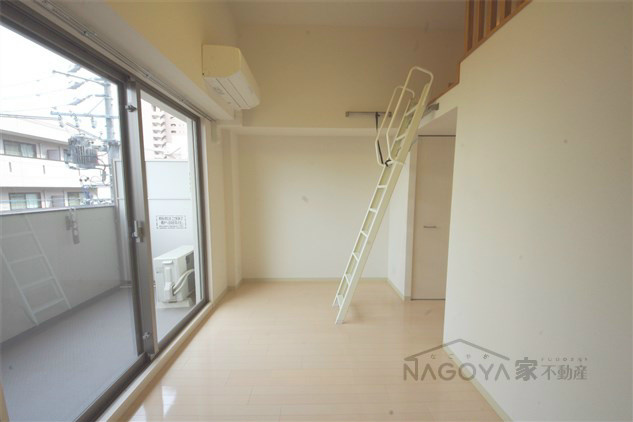 エステムコート名古屋駅前ＣＯＲＥ リビング