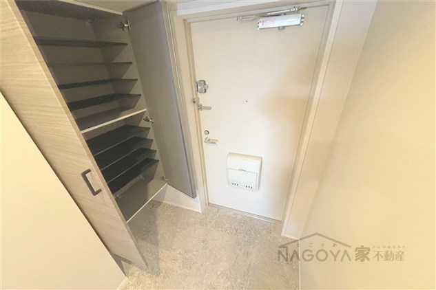 インプルーブ金山 玄関