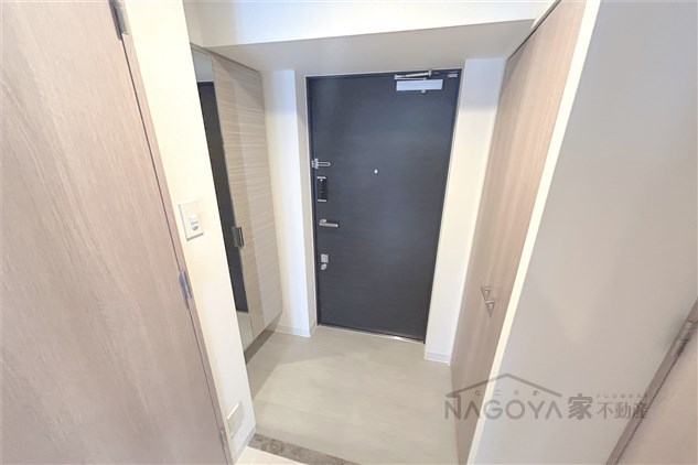 CREST TAPP志賀本通 玄関