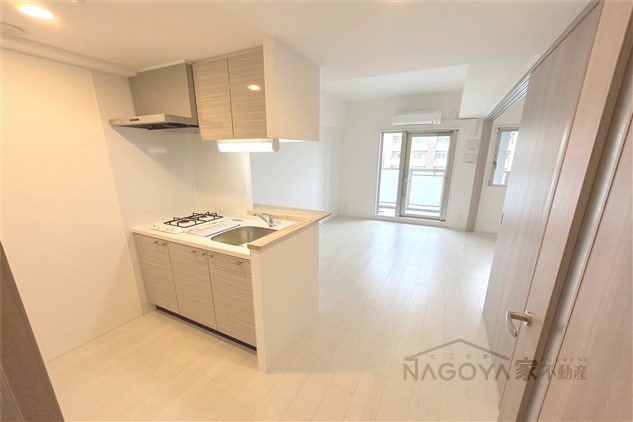 CREST TAPP志賀本通 リビング