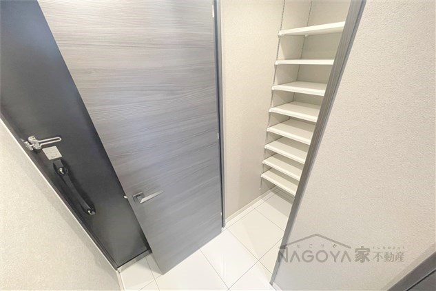 プレサンスロジェ名古屋浅間町ザ・レジデンス 玄関