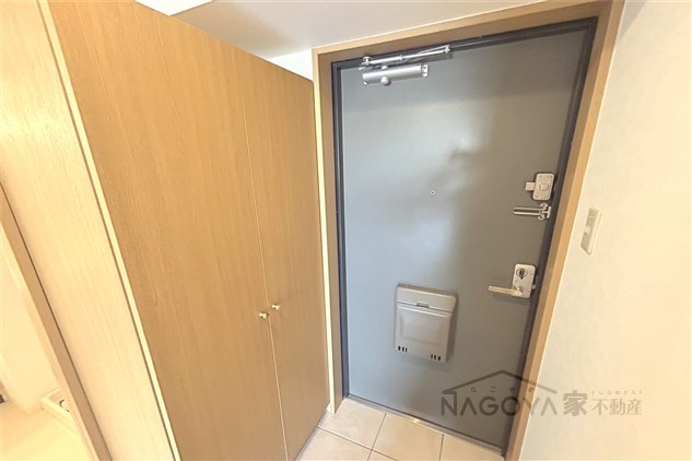 マノアール今池 玄関