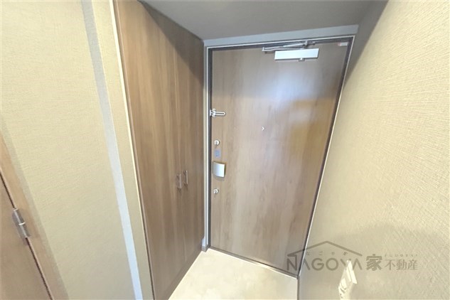 メイクスWアート浅間町 玄関