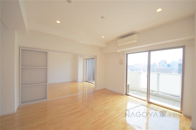 エルミタージュ新栄 リビング