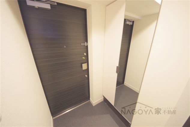 プレサンス大須観音ディオ 玄関