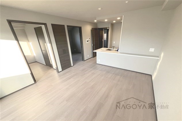 プレサンスロジェ志賀本通テラス リビング