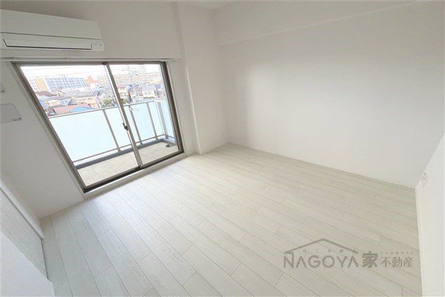 CREST TAPP黒川 リビング