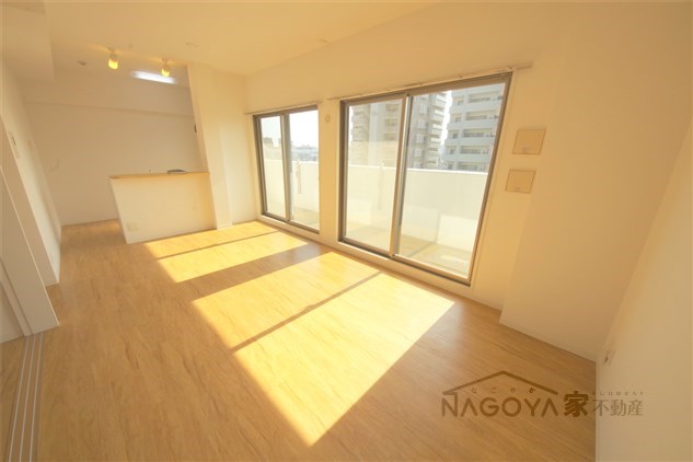 プログレッソ志賀公園 リビング