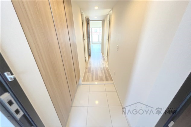 Alivis金山East 玄関