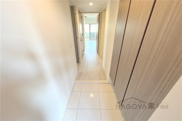 Alivis金山East 玄関