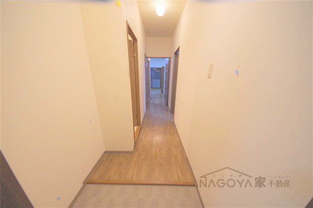 シェソワ駒方 玄関