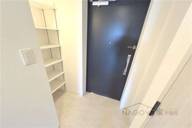 ルネフラッツ黒川Ⅱ 玄関