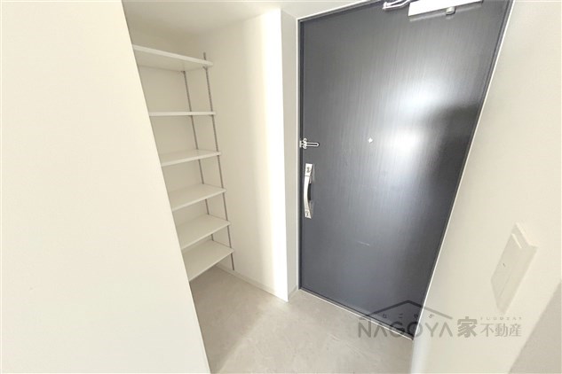 ルネフラッツ黒川Ⅱ 玄関