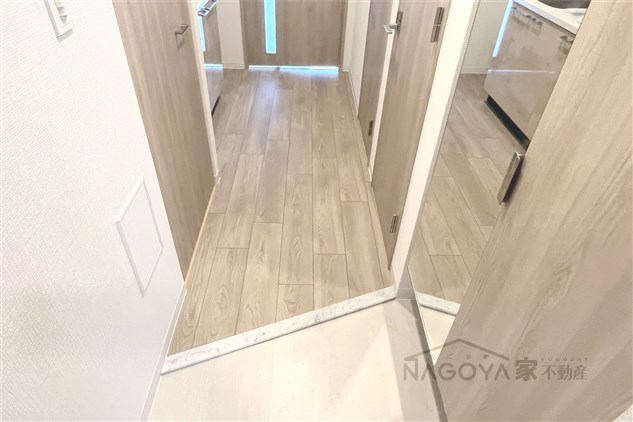 エスリード上前津セレーノ 玄関