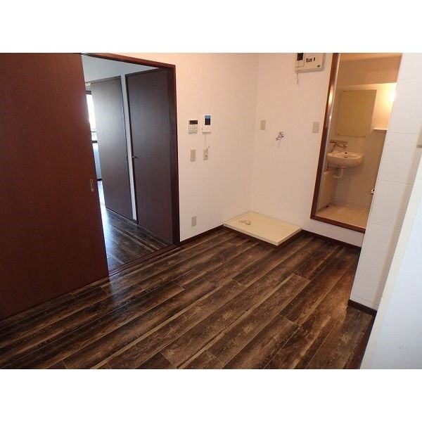 エムズハウス栄 リビング