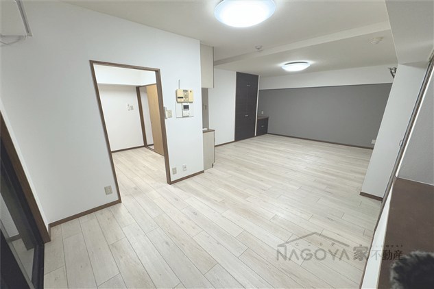 カスティーリョ南山 リビング