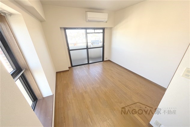 ブロンズ森島 リビング