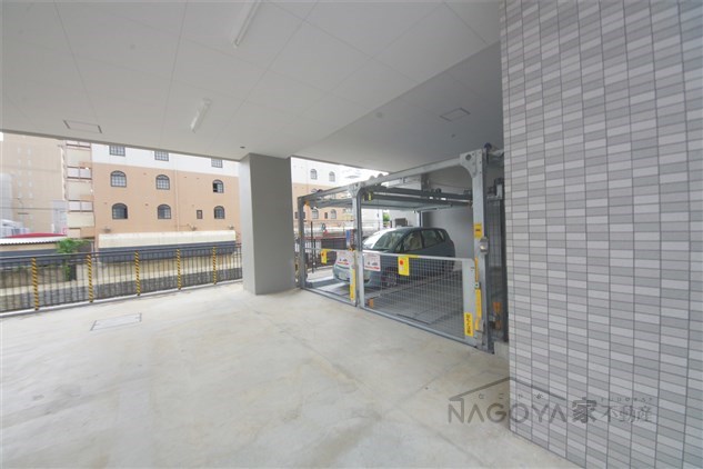 エスリード大須観音プリモ 駐車場